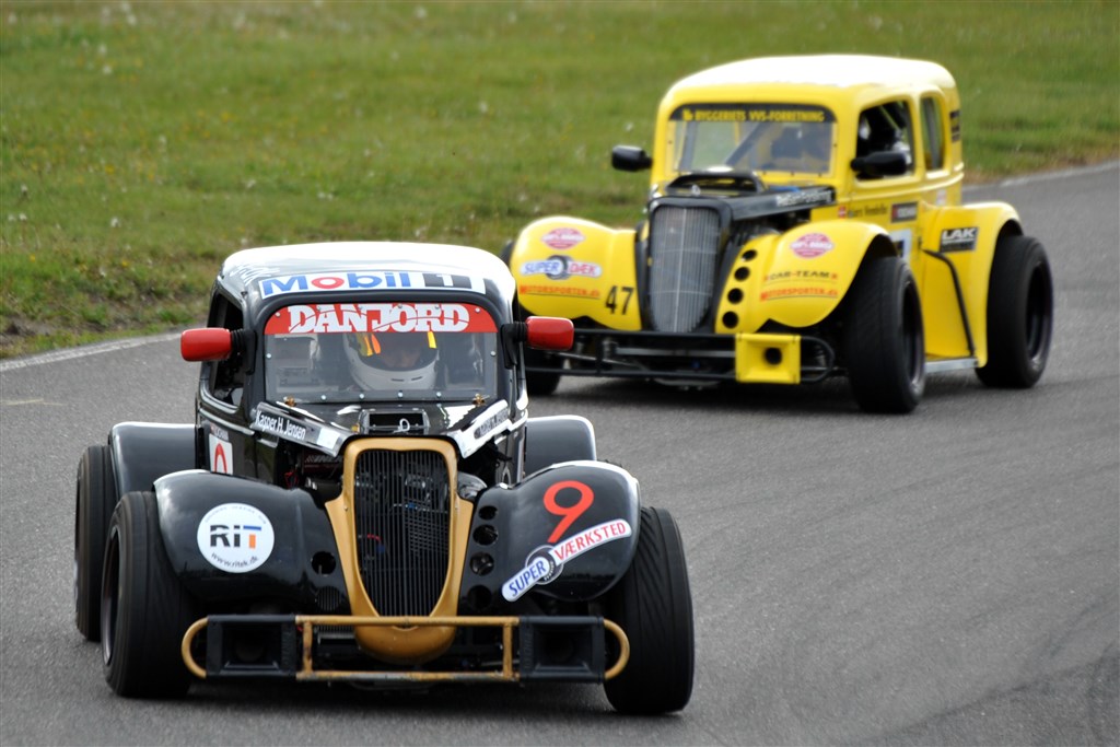 Kasper H Jensen var blandt de hurtigste i OK Mobil 1 Legend Car Cuppen, men var også uheldig og måtte udgå af sidste løb
(Foto: Morten Alstrup)
